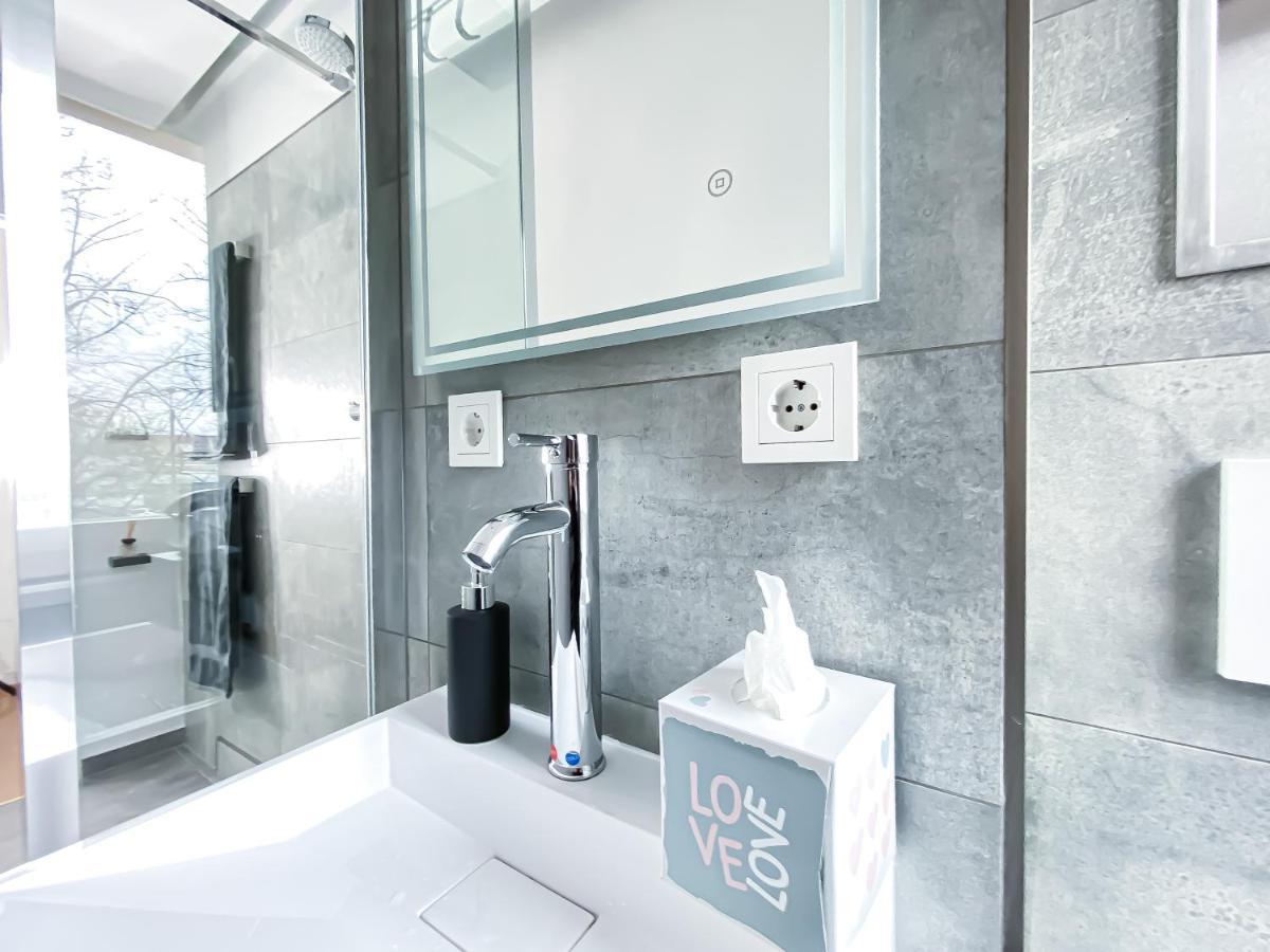 Modernes, Mediales Apartment, Naehe Der Neuen Leipziger Messe, Bis Vier Personen エクステリア 写真